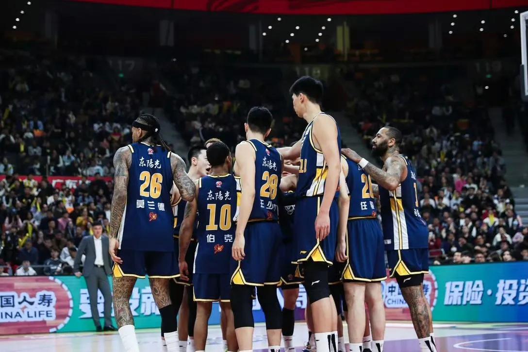 包含赛前CBA常规赛焦点战;波特兰开拓者完成远射贴柱;赛场秩序良好;更衣室氛围转暖的词条 包含赛前CBA常规赛焦点战;波特兰开拓者完成远射贴柱;赛场秩序良好;更衣室氛围转暖的词条