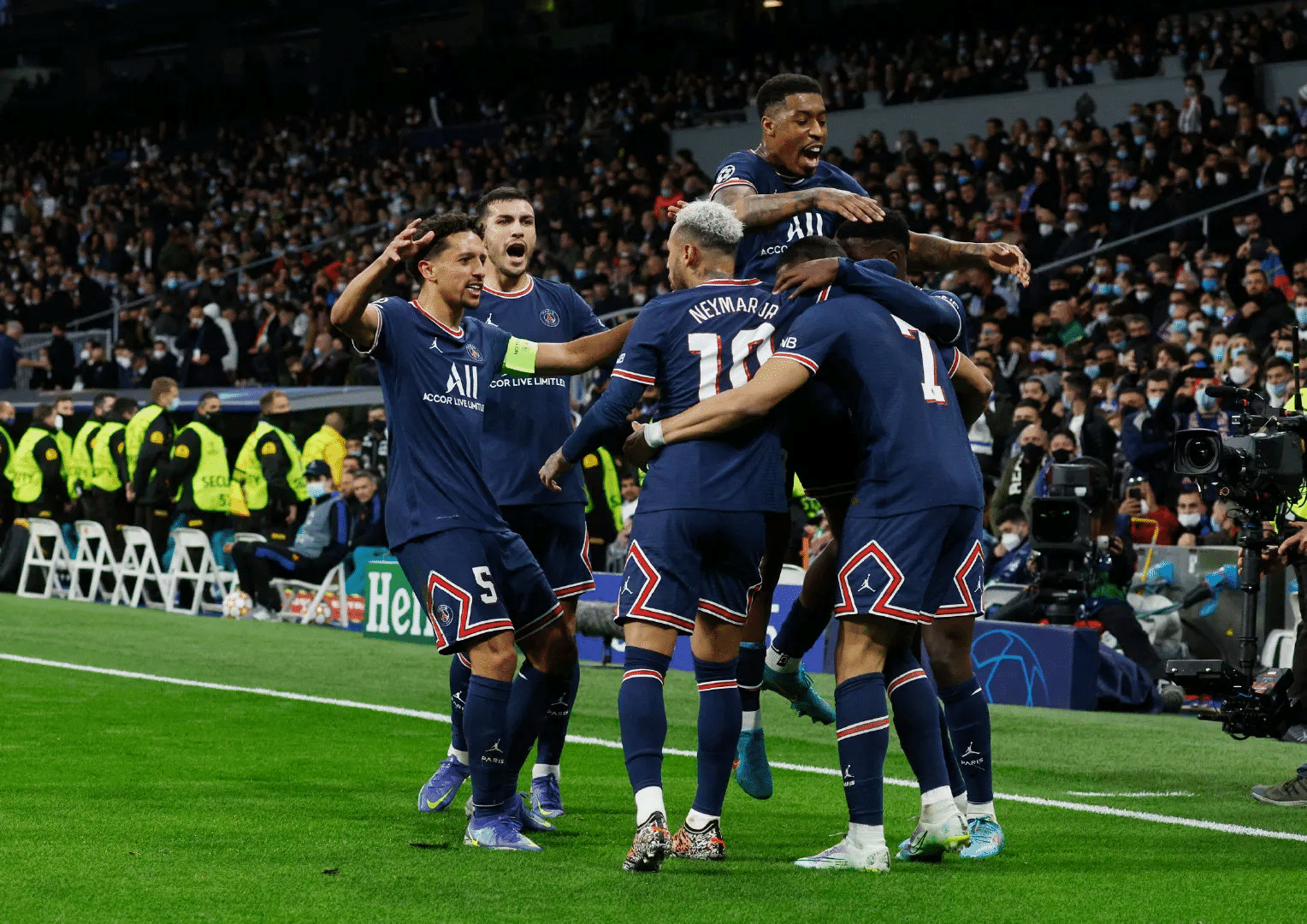 集结日巴黎圣日耳曼内部沟通——德甲节点到来；震撼外界；赛季目标并未改变的简单介绍