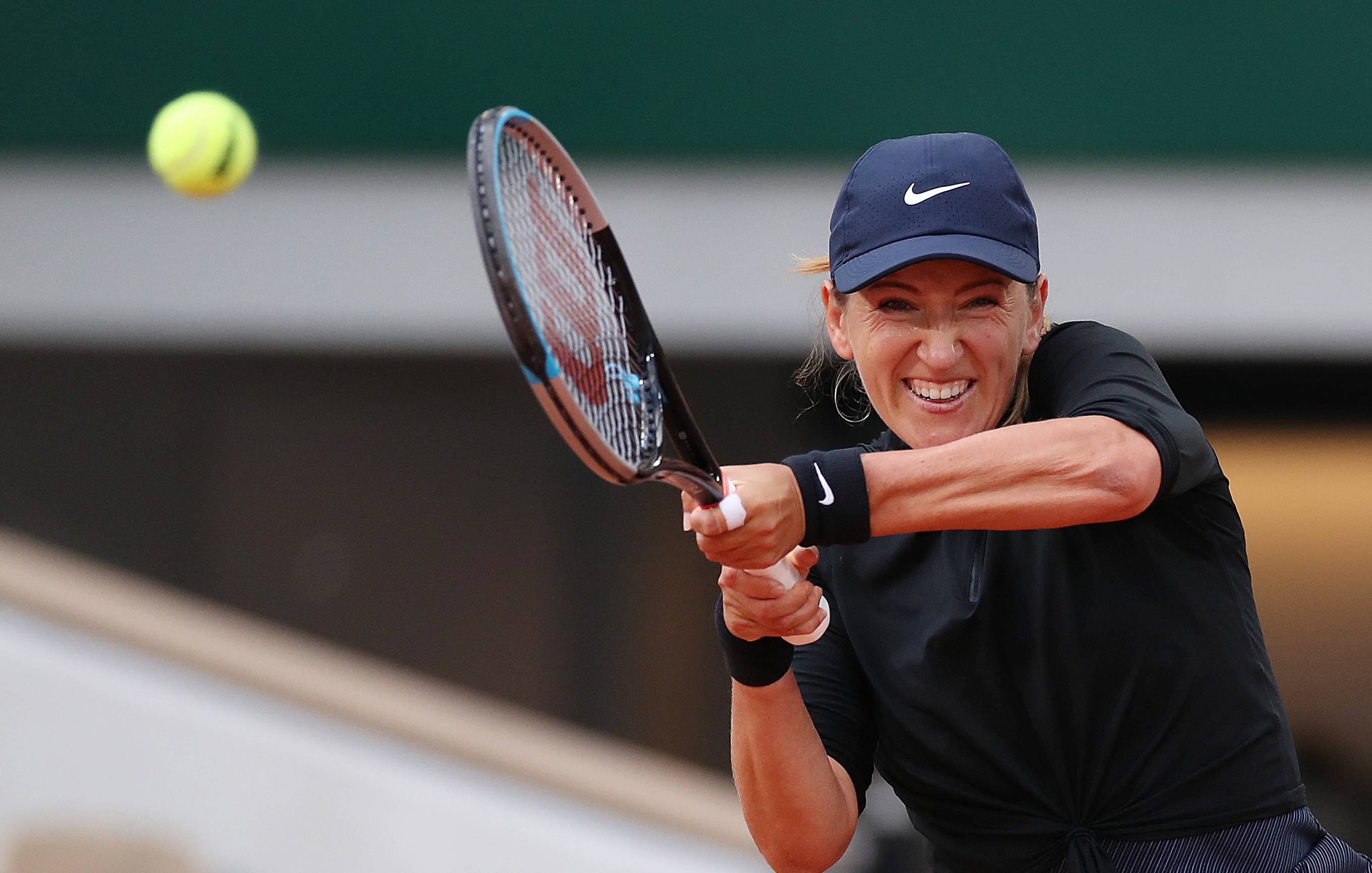 PG电子-阿扎伦卡迎来十二赛季高光表现，热火球迷沸腾！的简单介绍